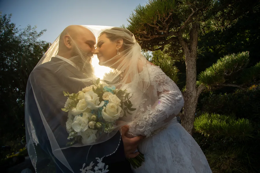 How to Read Wedding Photographer Reviews and Ratings in Los Angeles